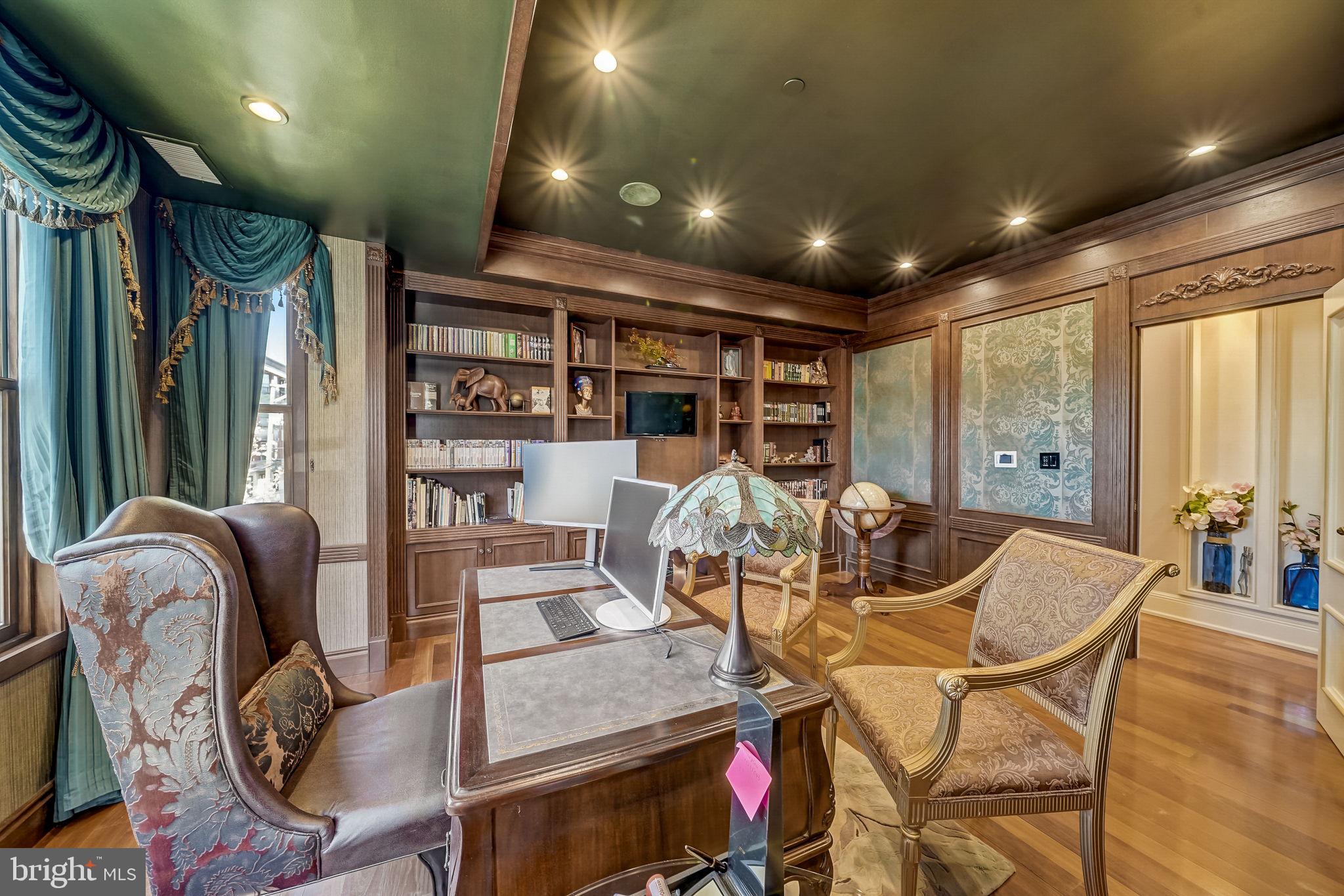 FAIRMOUNT - Residential