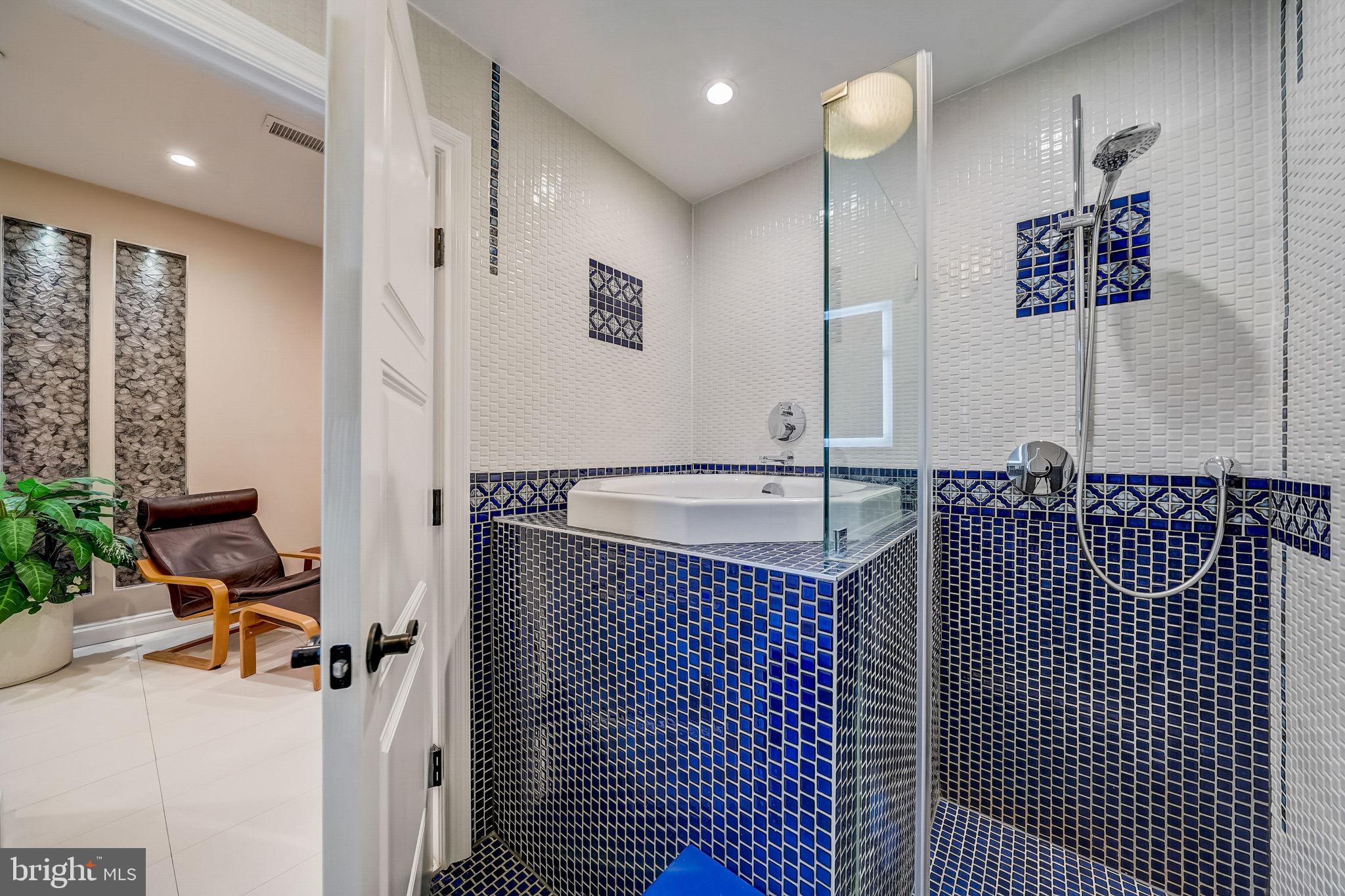 FAIRMOUNT - Residential