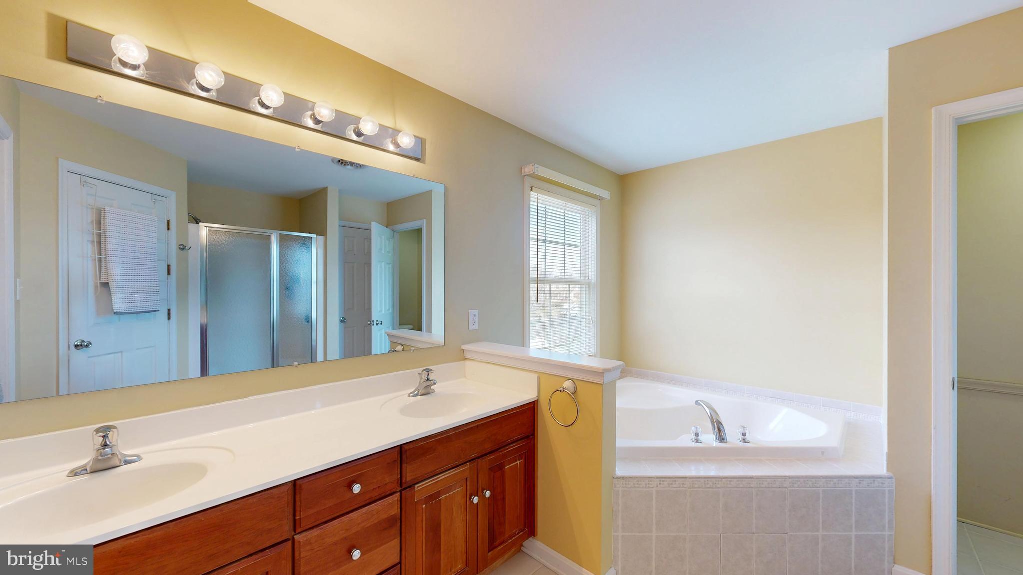 STONEGATE - Residential