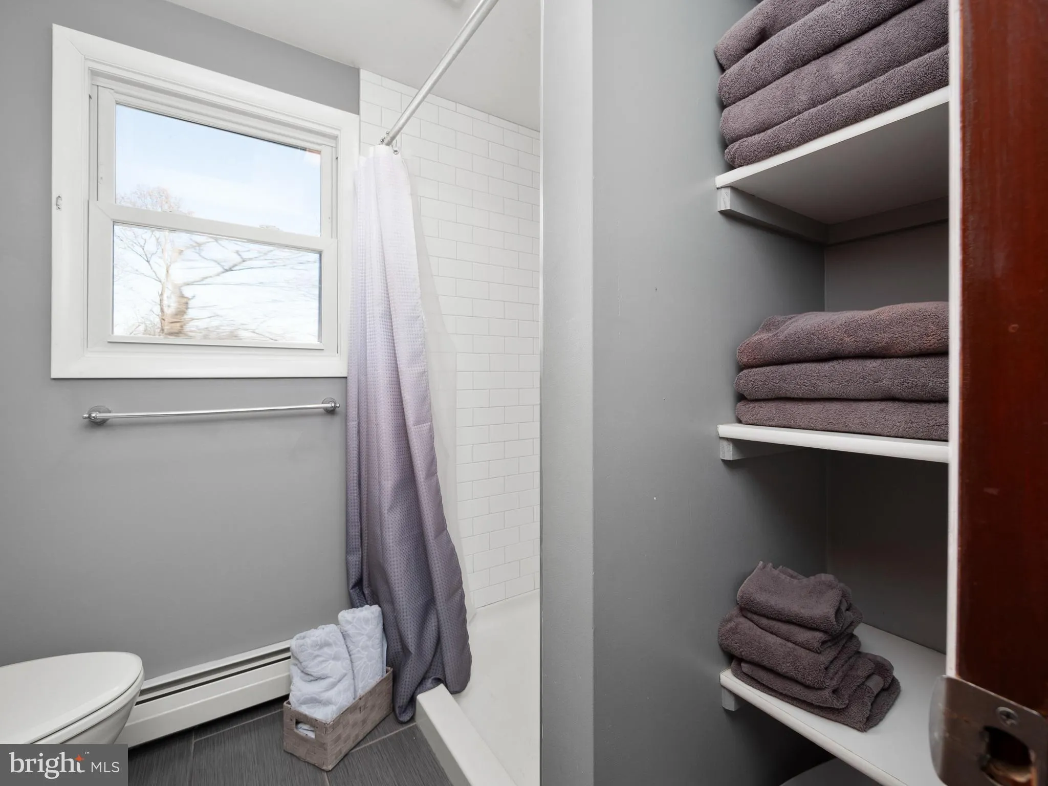 Quakertown, Pennsylvania 18951, United States, 3 Bedrooms Bedrooms, ,2 BathroomsBathrooms,Residential,Pending,6437