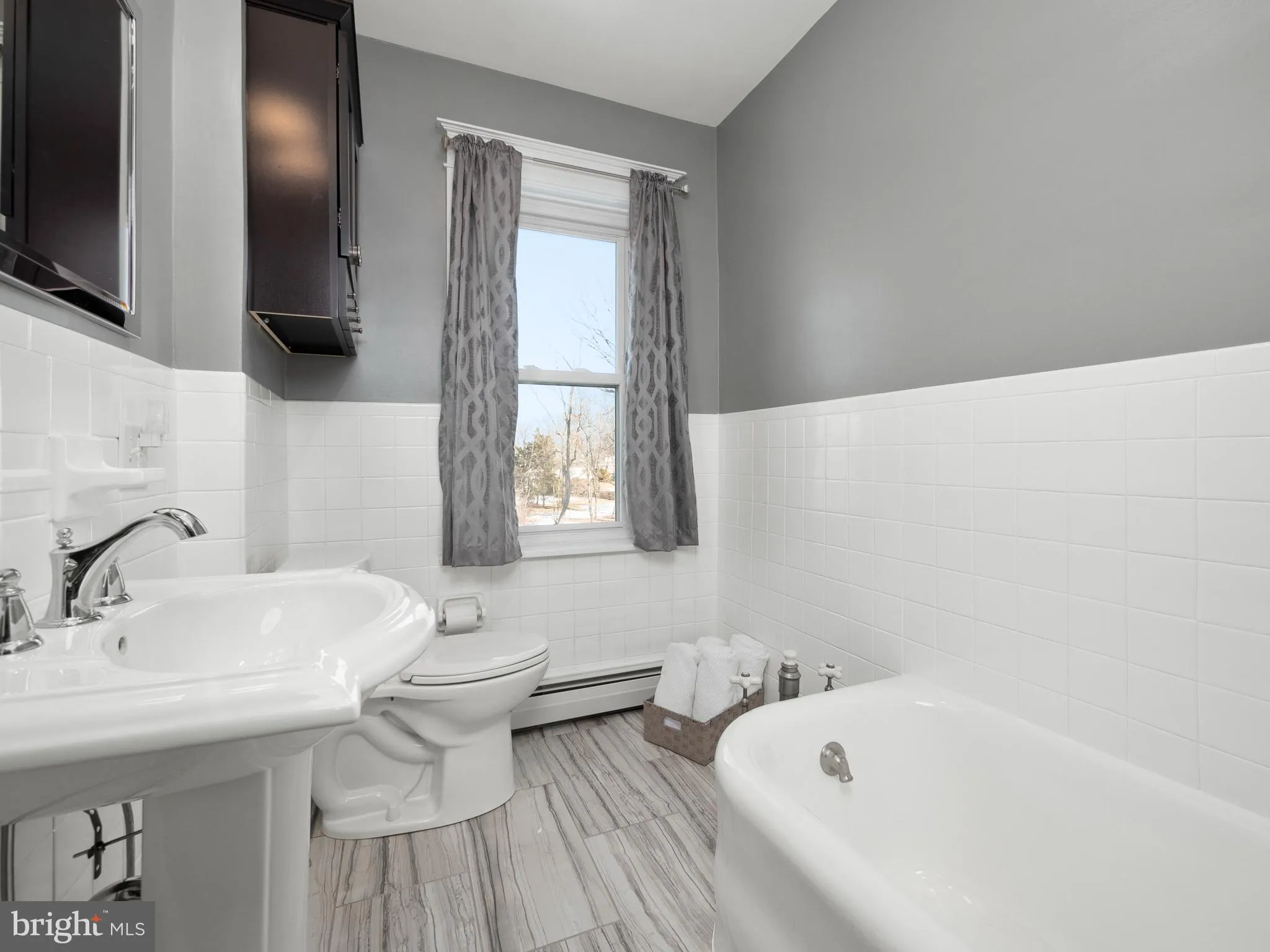 Quakertown, Pennsylvania 18951, United States, 3 Bedrooms Bedrooms, ,2 BathroomsBathrooms,Residential,Pending,6437