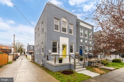 729 ROXBORO PLACE NW WASHINGTON DC 20011