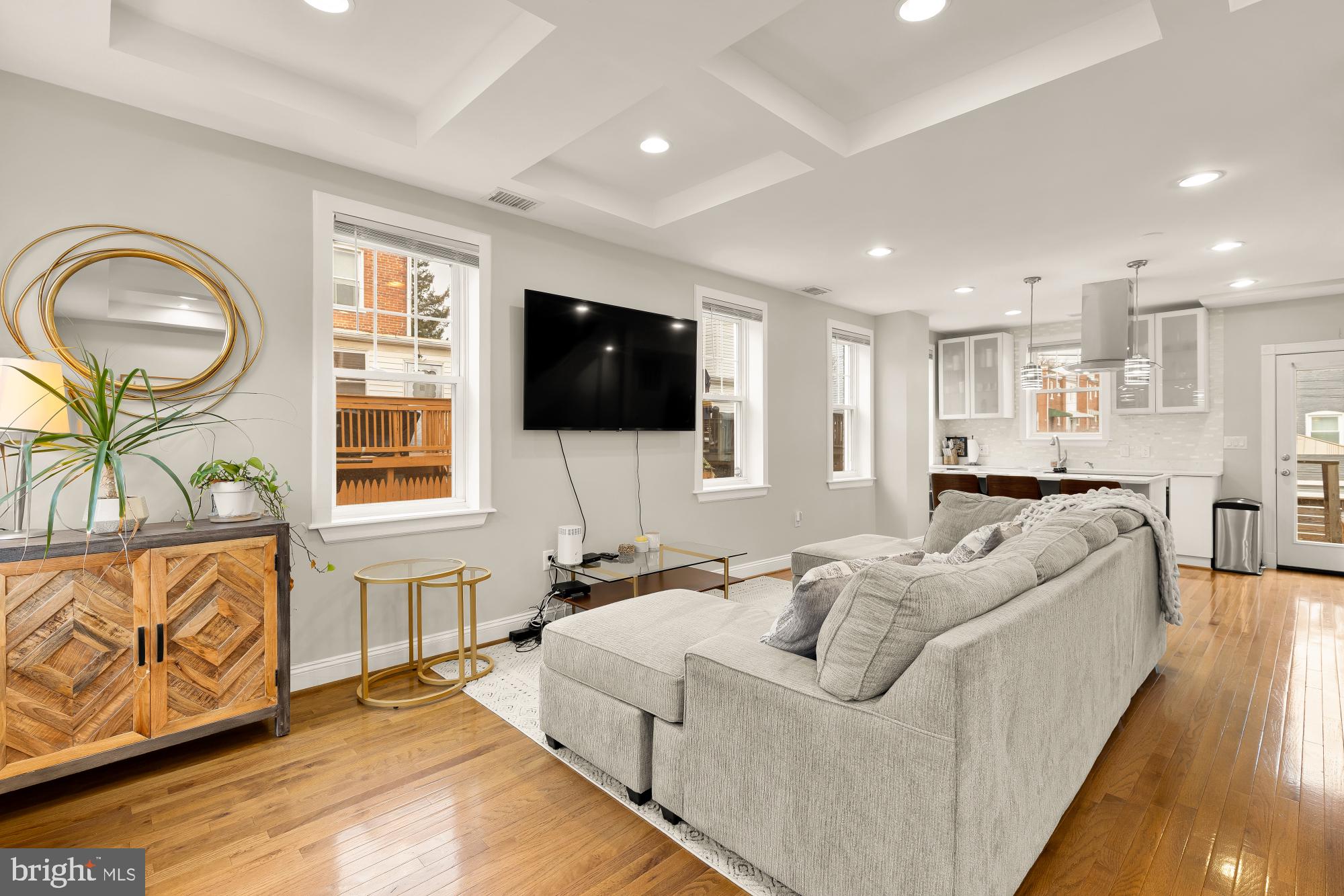 729 ROXBORO PLACE NW