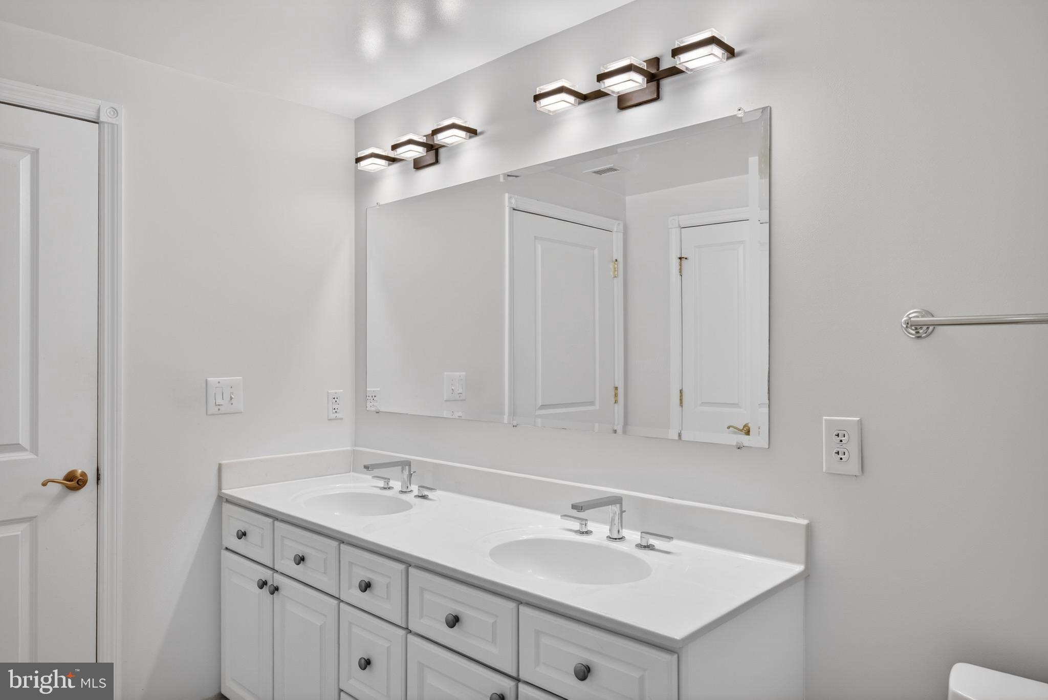 RESIDENCES AT PARK PLACE - Residential