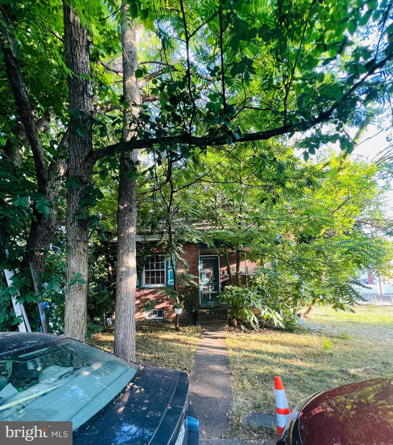 DIAMOND in the rough! Great LOCATION!!! Highly sought-after PENROSE neighborhood! Walking distance to 5 playgrounds; elementary, middle and Montessori schools; Public library and community centers with lots of FREE services! Public tennis, basketball, baseball courts and soccer field are within a few blocks too! ***Multiple bus lines within 2-10 minutes walk. ***Awesome shops and restaurants and a farmers market a few blocks away at Columbia Pike corridor. Minutes driving from Pentagon, DC and major highways.
Tear down or fully gut the existing home to build your dream home. TWO LOTS IN THIS PARCEL! Lot 83-84
HUGE CORNER lot (9,200 sqft) to build your dream home or go through zoning determination to find out if you could build TWO single family homes !