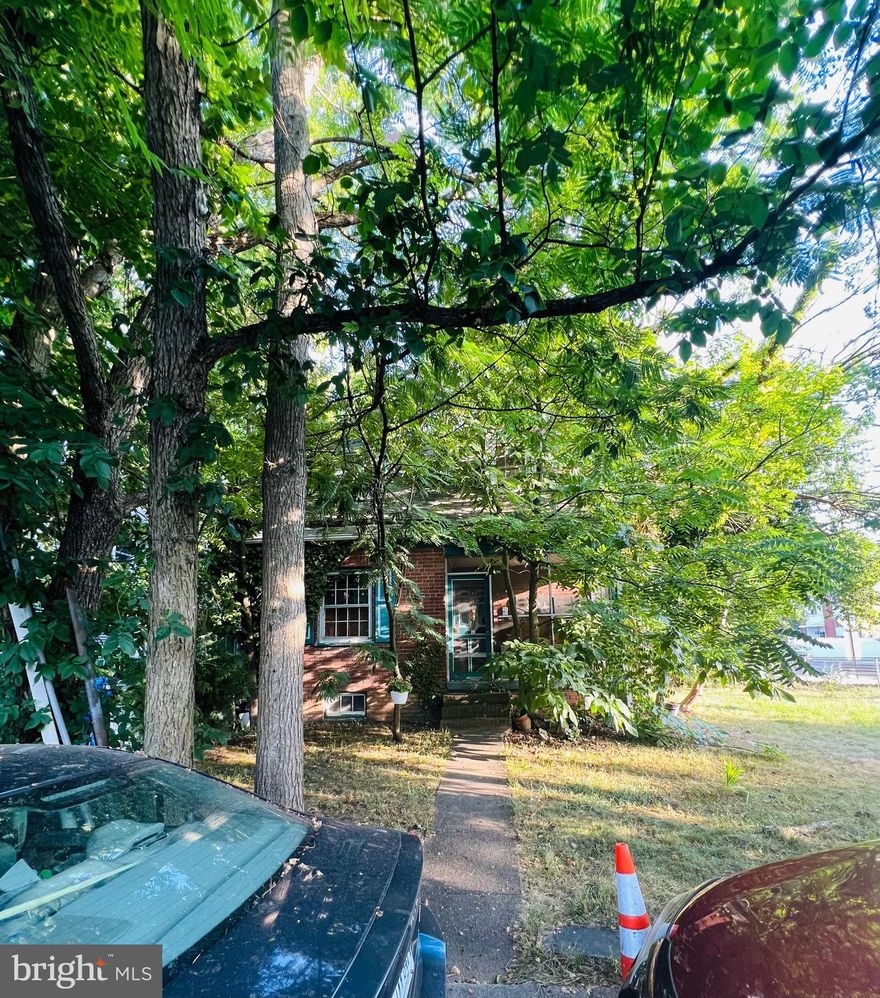 DIAMOND in the rough! Great LOCATION!!! Highly sought-after PENROSE neighborhood! Walking distance to 5 playgrounds; elementary, middle and Montessori schools; Public library and community centers with lots of FREE services! Public tennis, basketball, baseball courts and soccer field are within a few blocks too! ***Multiple bus lines within 2-10 minutes walk. ***Awesome shops and restaurants and a farmers market a few blocks away at Columbia Pike corridor. Minutes driving from Pentagon, DC and major highways.

Tear down or fully gut the existing home to build your dream home. TWO LOTS IN THIS PARCEL! Lot 83-84

HUGE CORNER lot (9,200 sqft) to build your dream home or go through zoning determination to find out if you could build TWO single family homes !