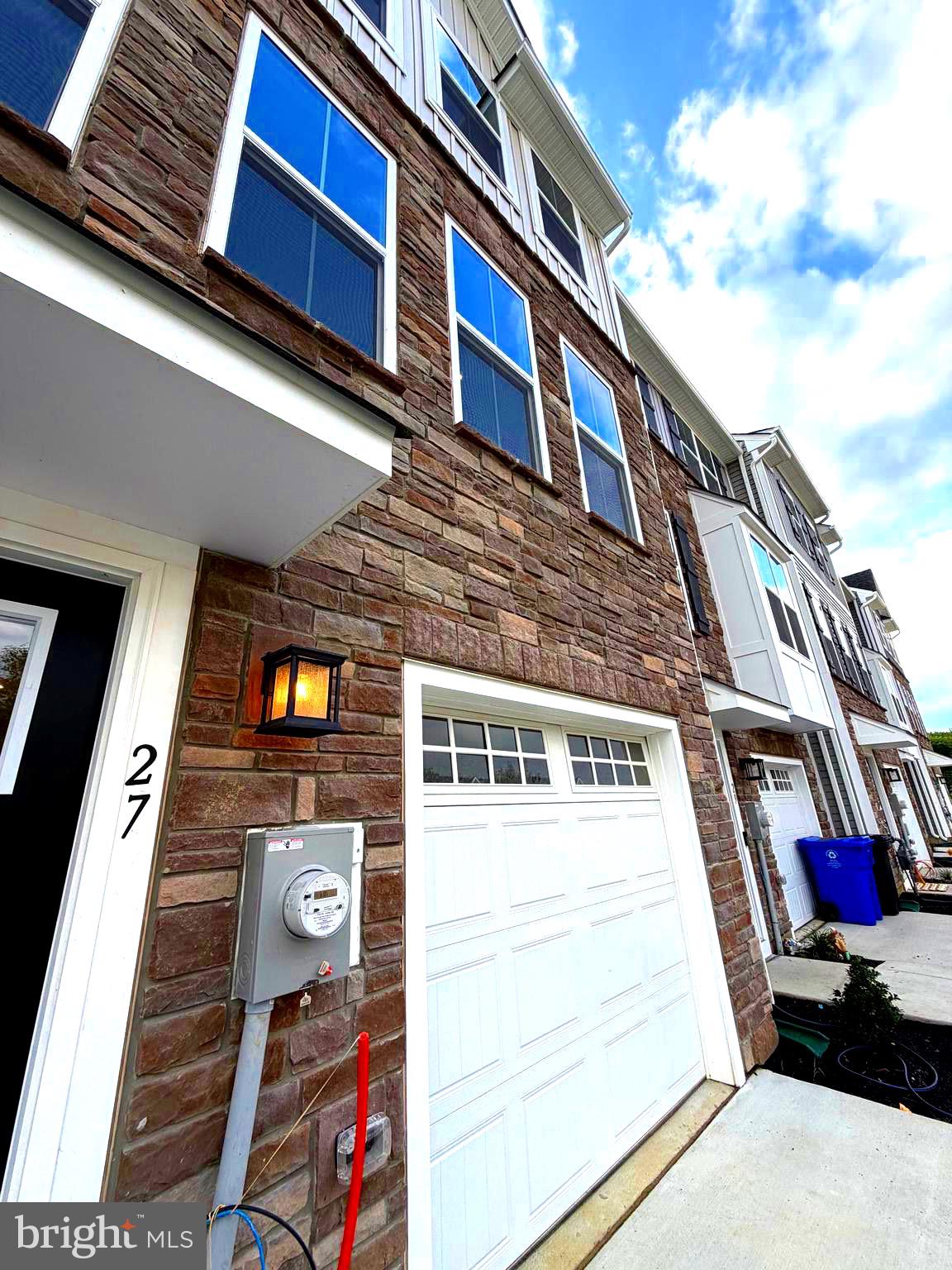 27 FOXWOOD DR