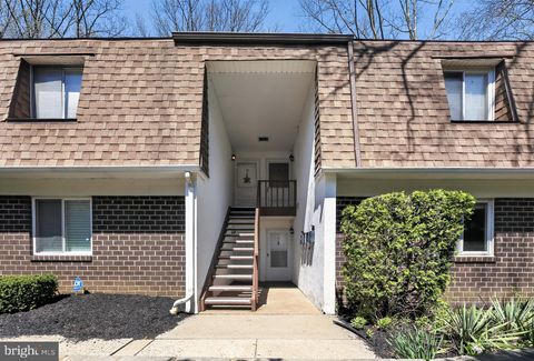 Photo of 411 Stiles Avenue #B-11, MAPLE SHADE, NJ 08052 (MLS # NJBL2109302)