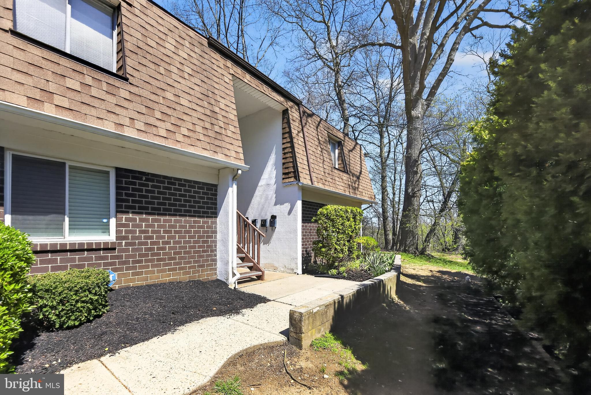 411 STILES AVENUE B-11