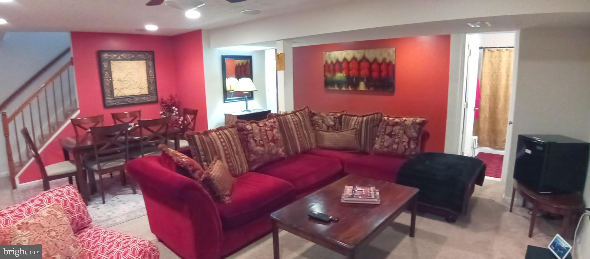 ROLLING MEADOWS SUB - Residential