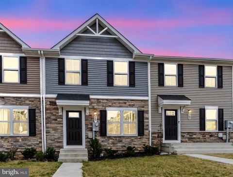 Townhouse For Sale - 307 Williams Street<br/> STRASBURG, VA 22657