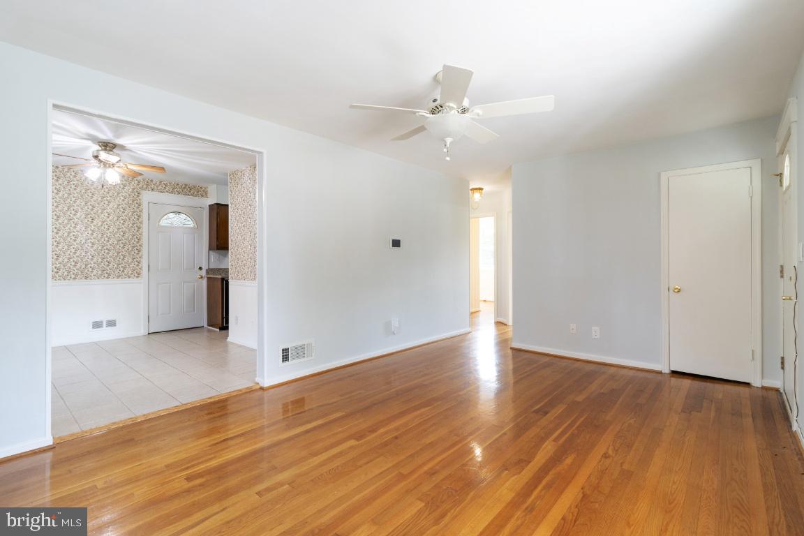 GREENTOP MANOR - Residential