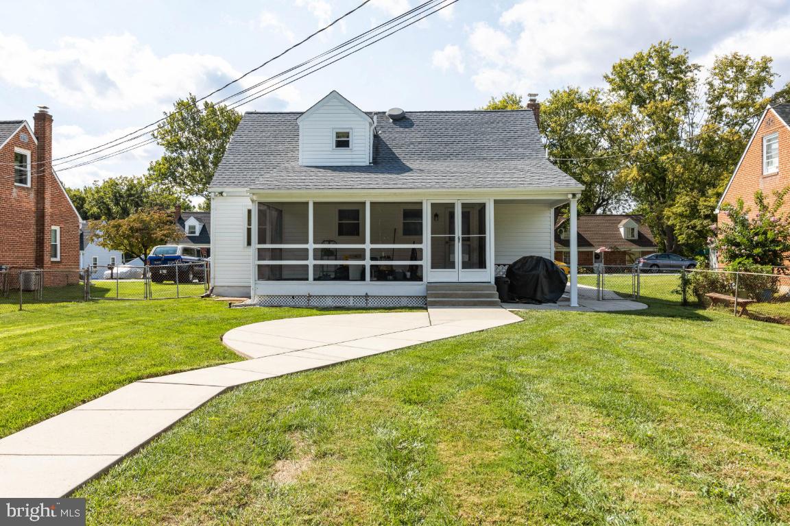 GREENTOP MANOR - Residential