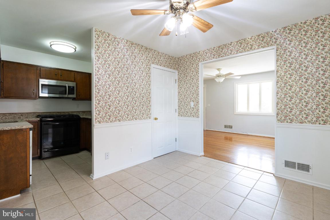 GREENTOP MANOR - Residential