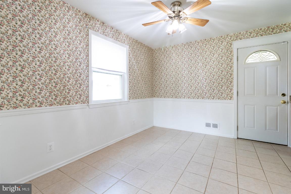 GREENTOP MANOR - Residential