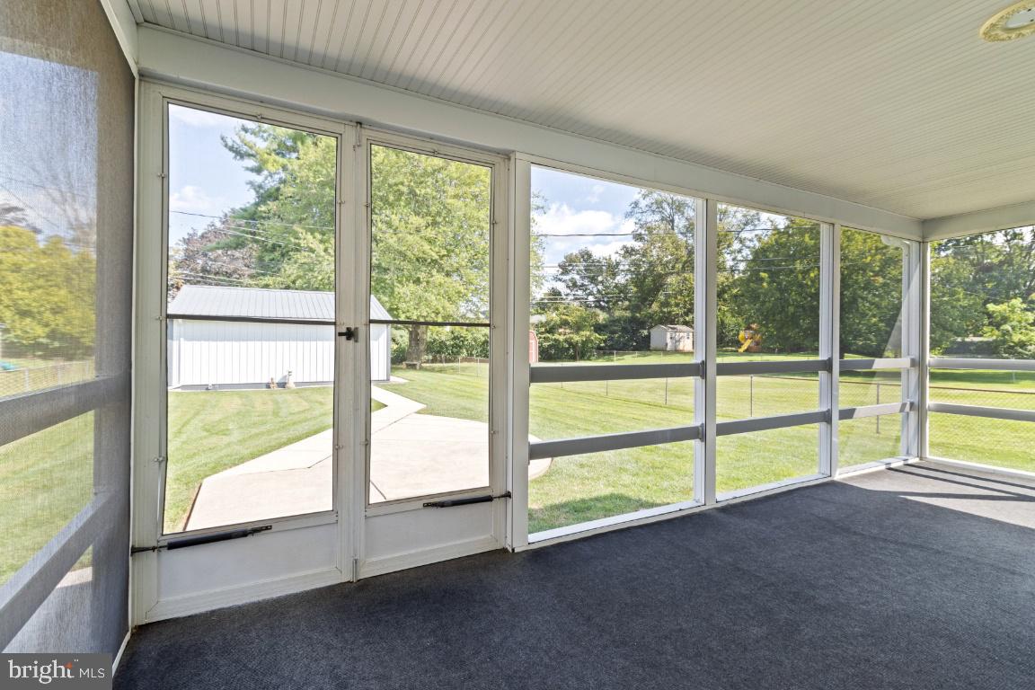 GREENTOP MANOR - Residential