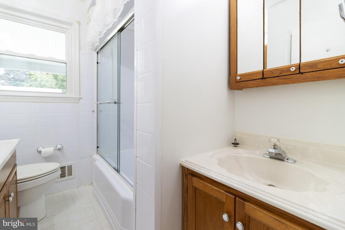 GREENTOP MANOR - Residential