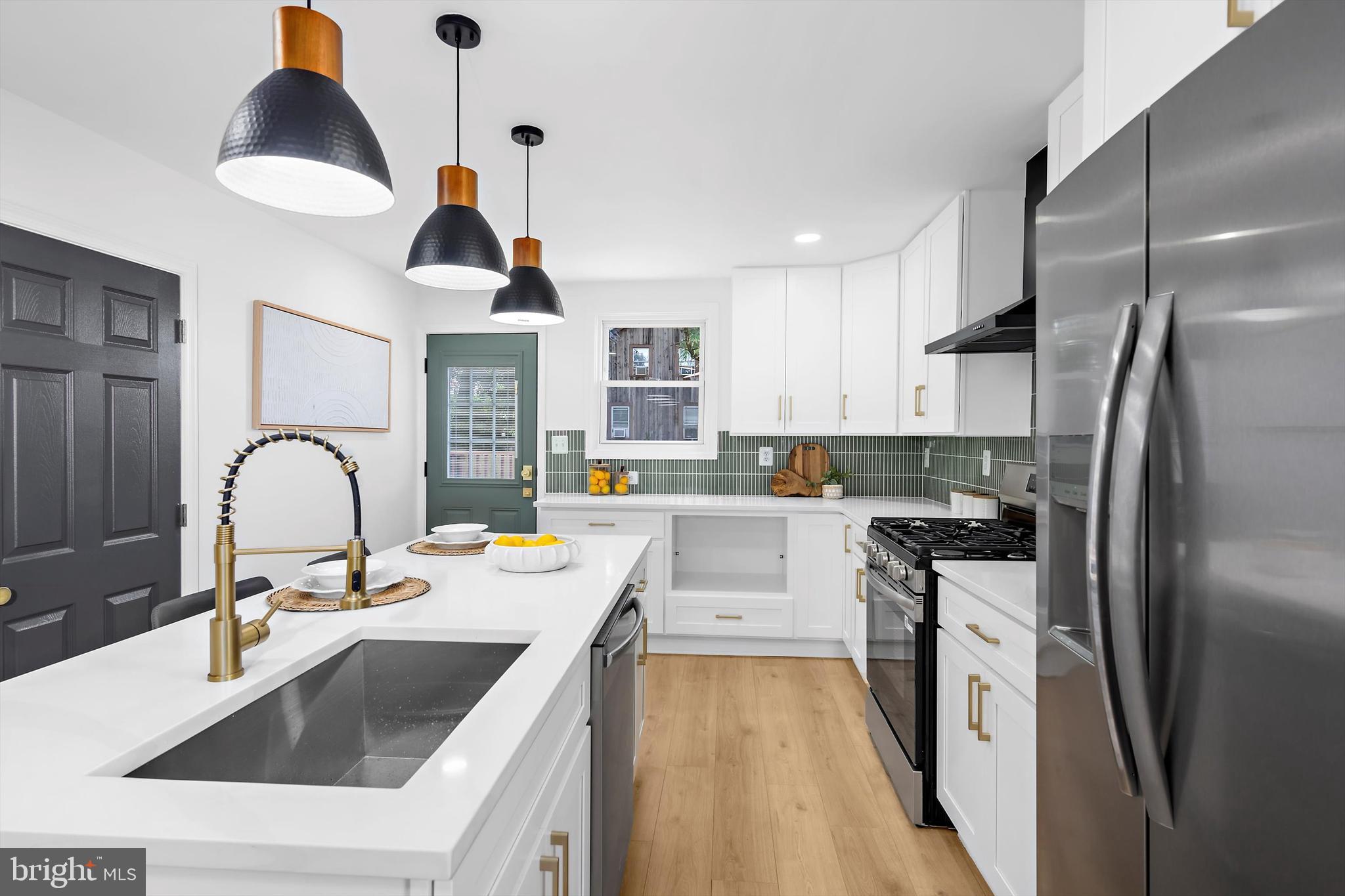 CATONSVILLE MANOR - Residential