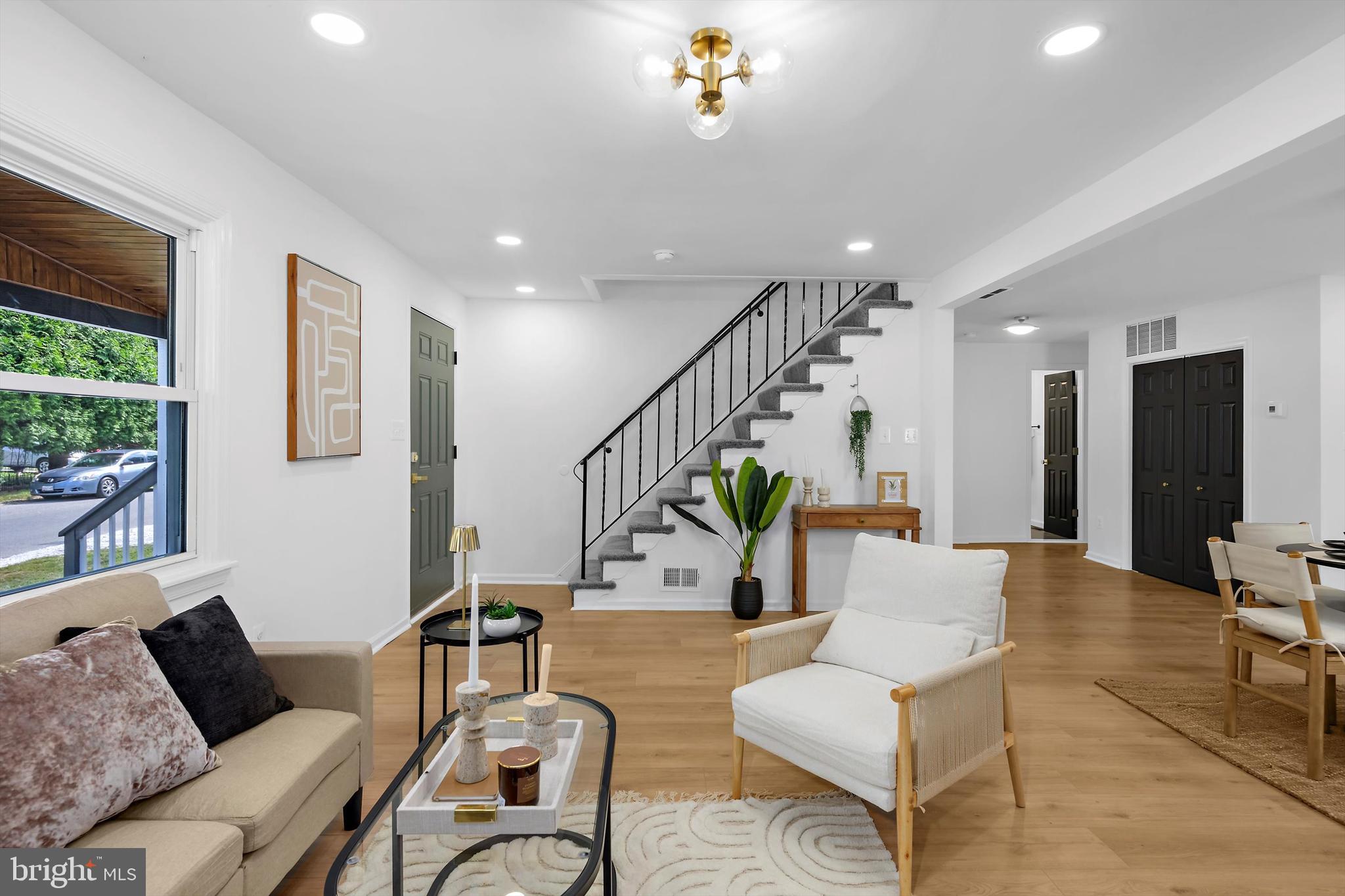 CATONSVILLE MANOR - Residential