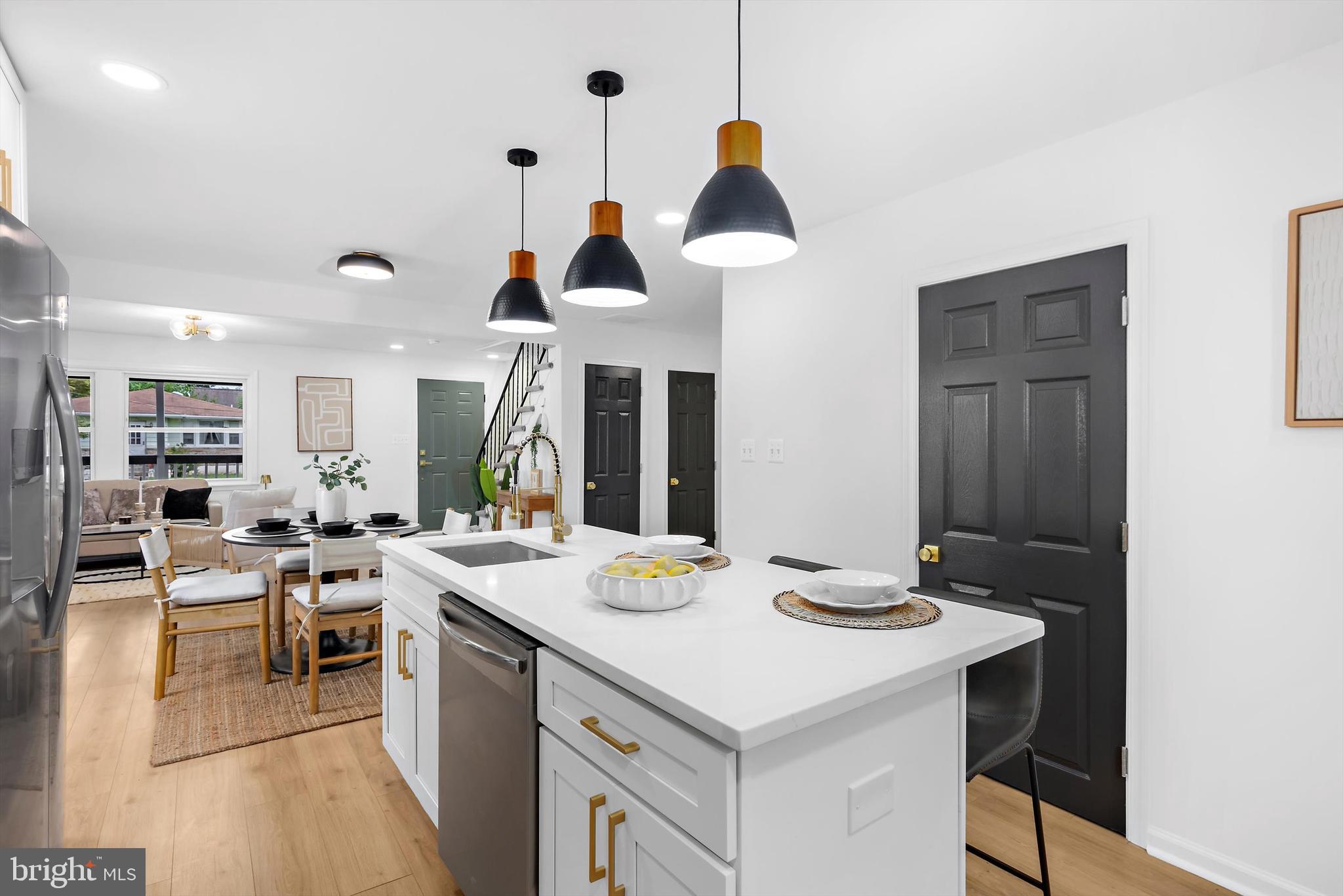 CATONSVILLE MANOR - Residential