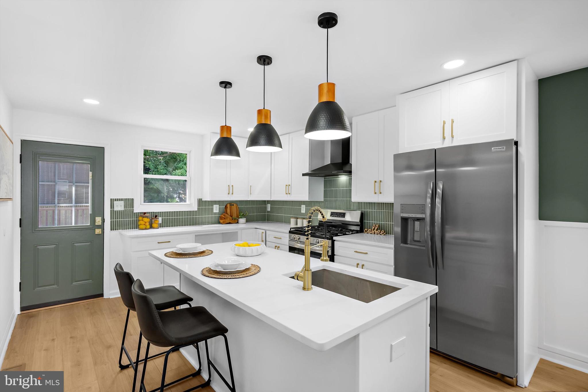 CATONSVILLE MANOR - Residential