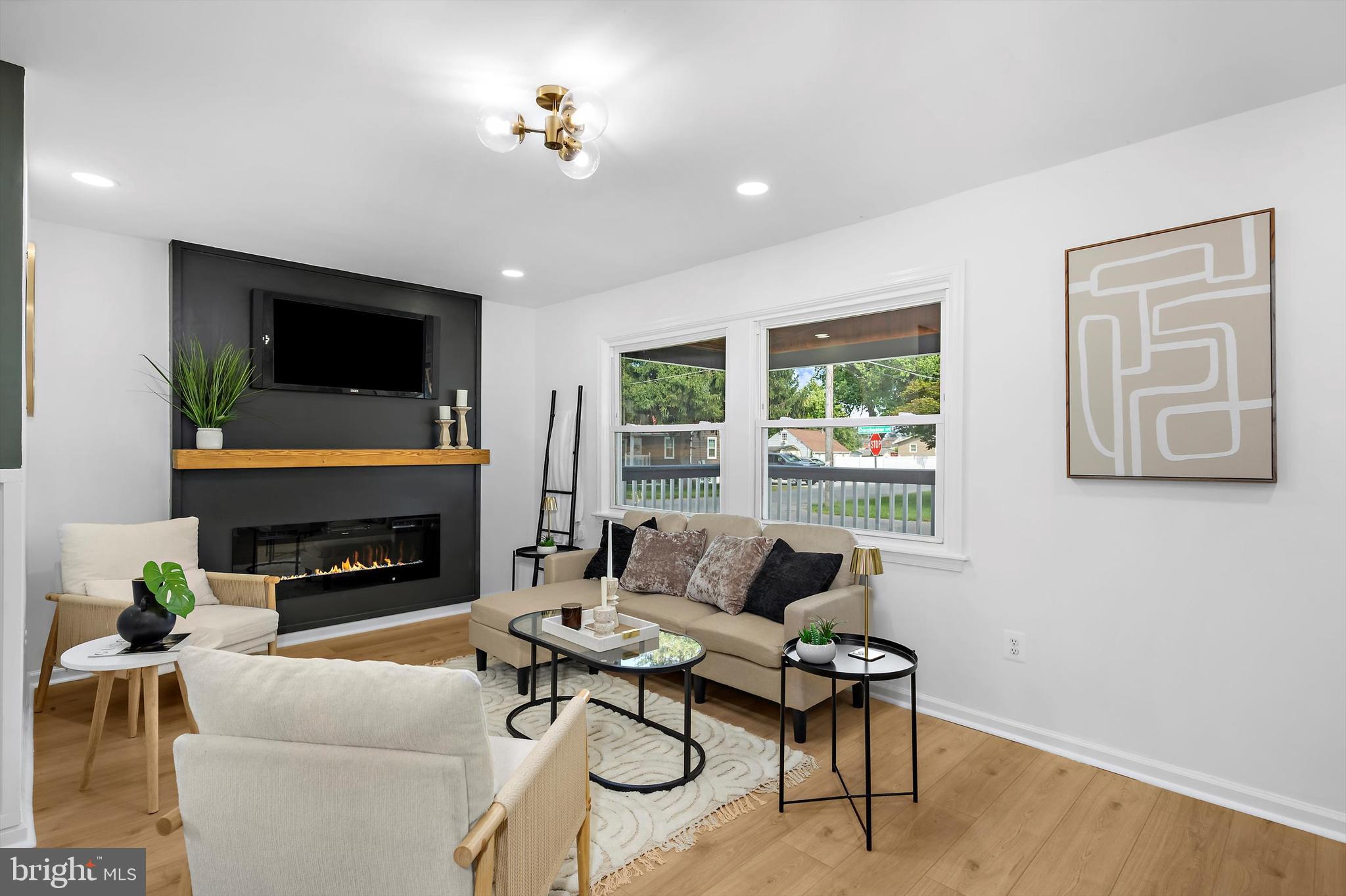 CATONSVILLE MANOR - Residential