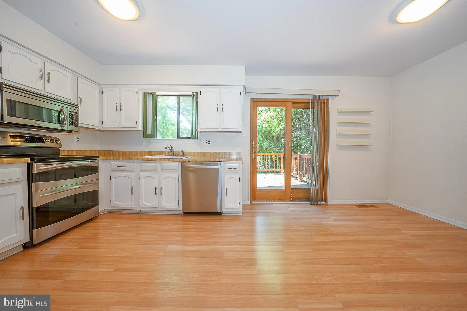 Bensalem, Pennsylvania 19020, United States, 3 Bedrooms Bedrooms, ,3 BathroomsBathrooms,Residential,Pending,158401