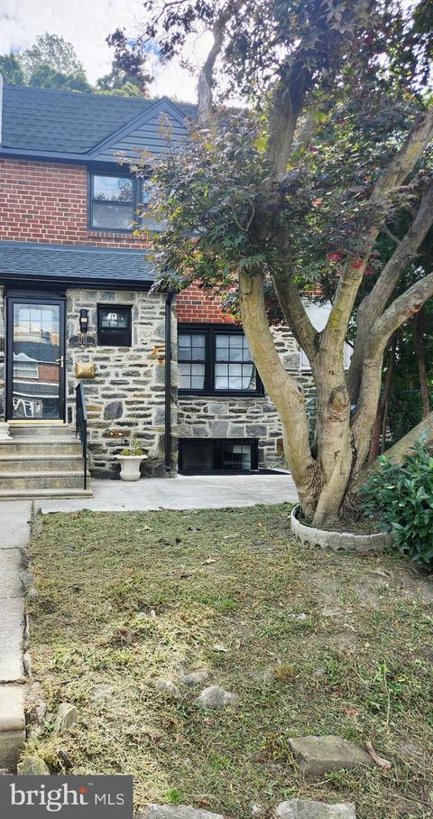 2713 E COUNTRY CLUB ROAD PHILADELPHIA PA 19131