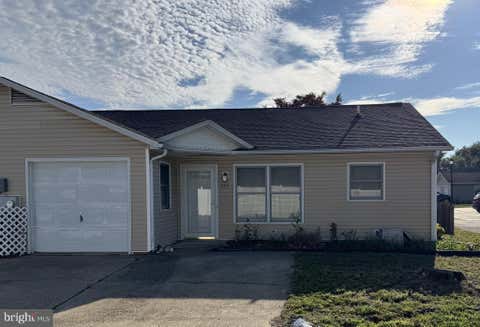 Townhouse For Sale - 247 Magnolia Drive<br/> MILLSBORO, DE 19966
