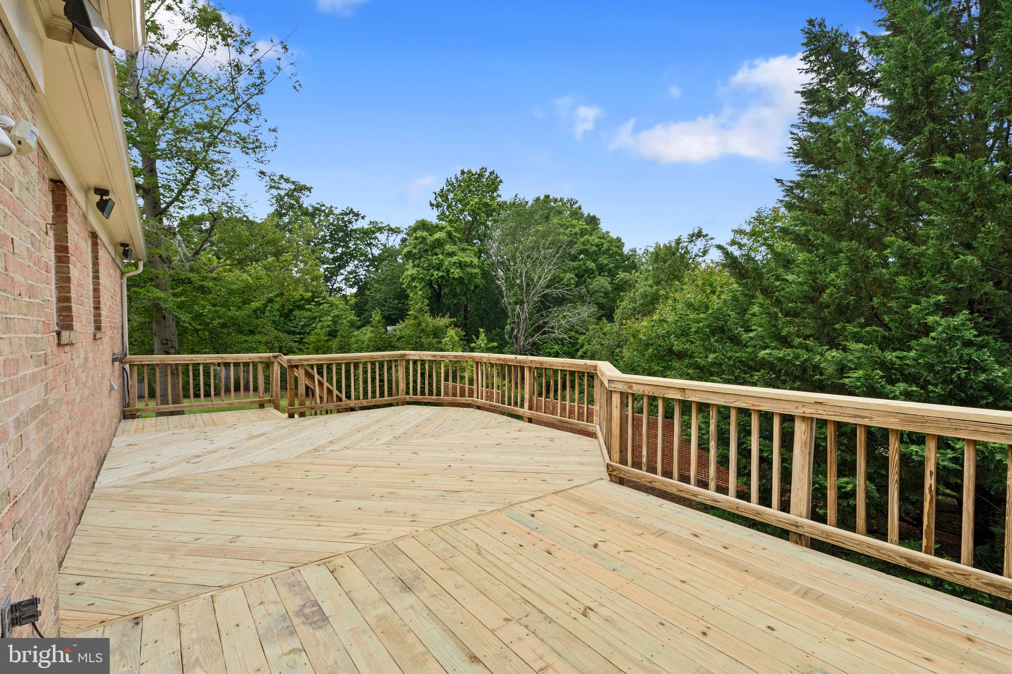 DOVER BALMORAL RIVERWOOD - Residential