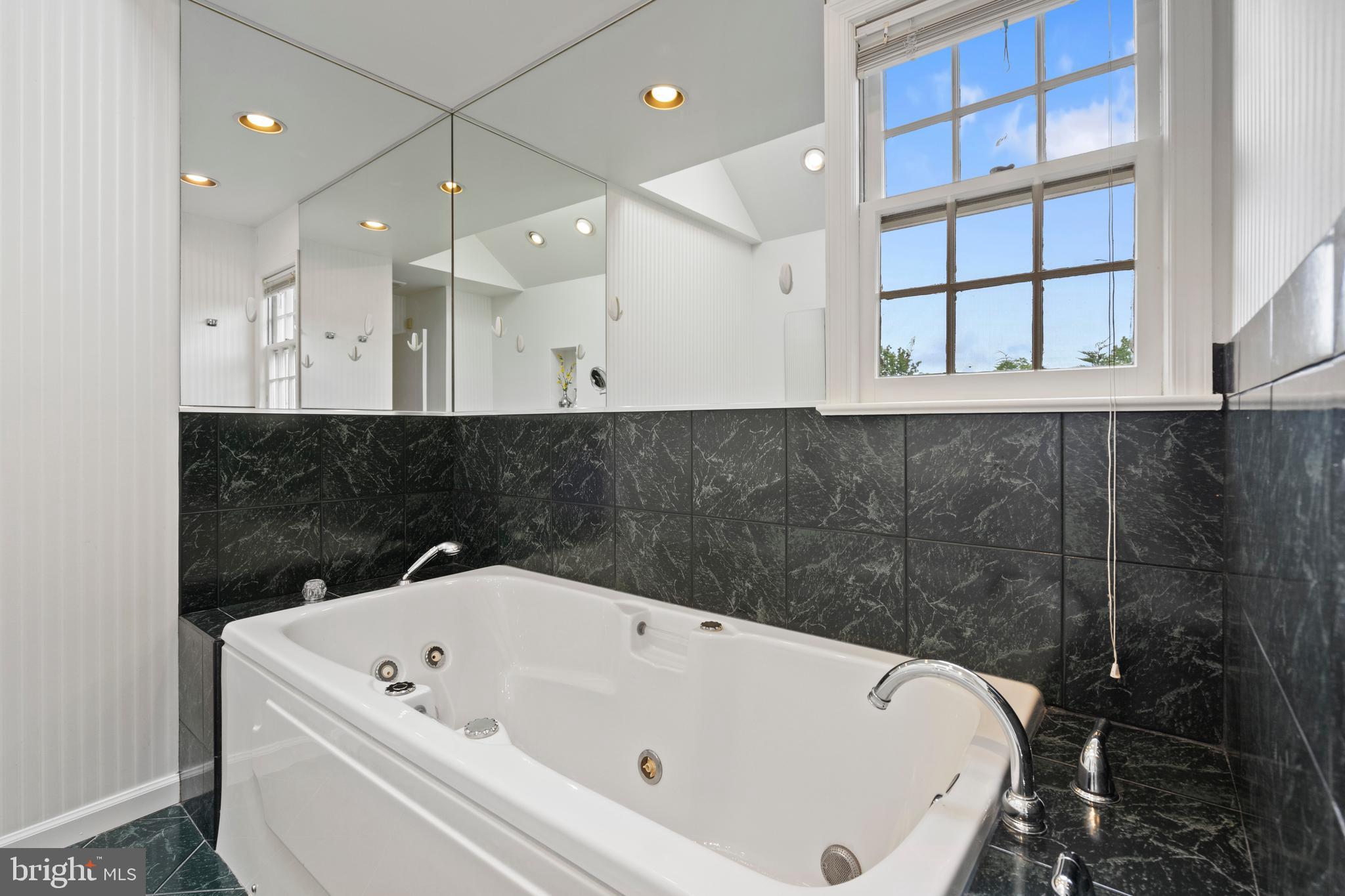 DOVER BALMORAL RIVERWOOD - Residential