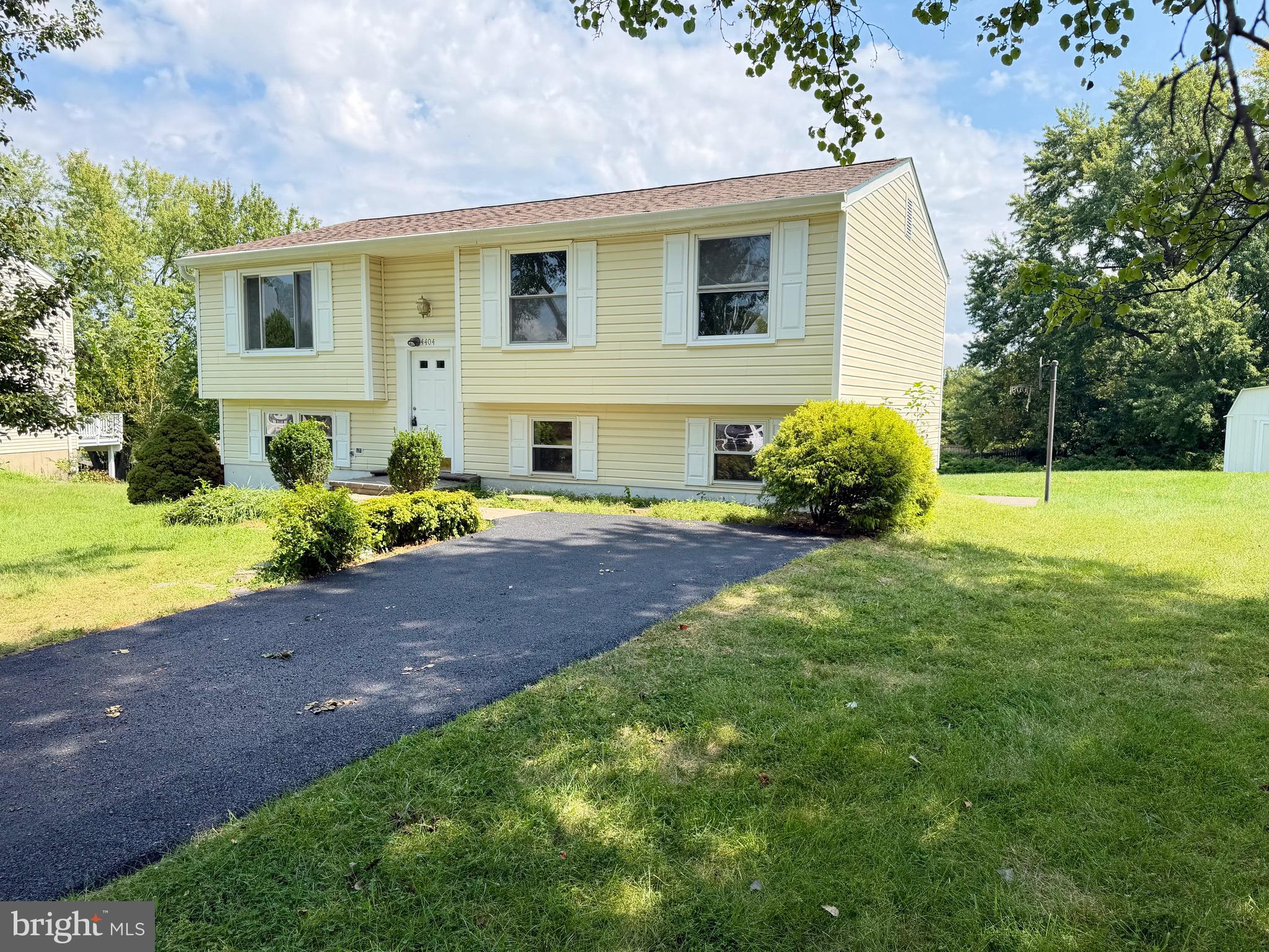 4404 CARRIER COURT
