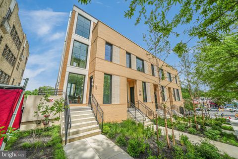 2907 NEWARK ST NW WASHINGTON DC 20008