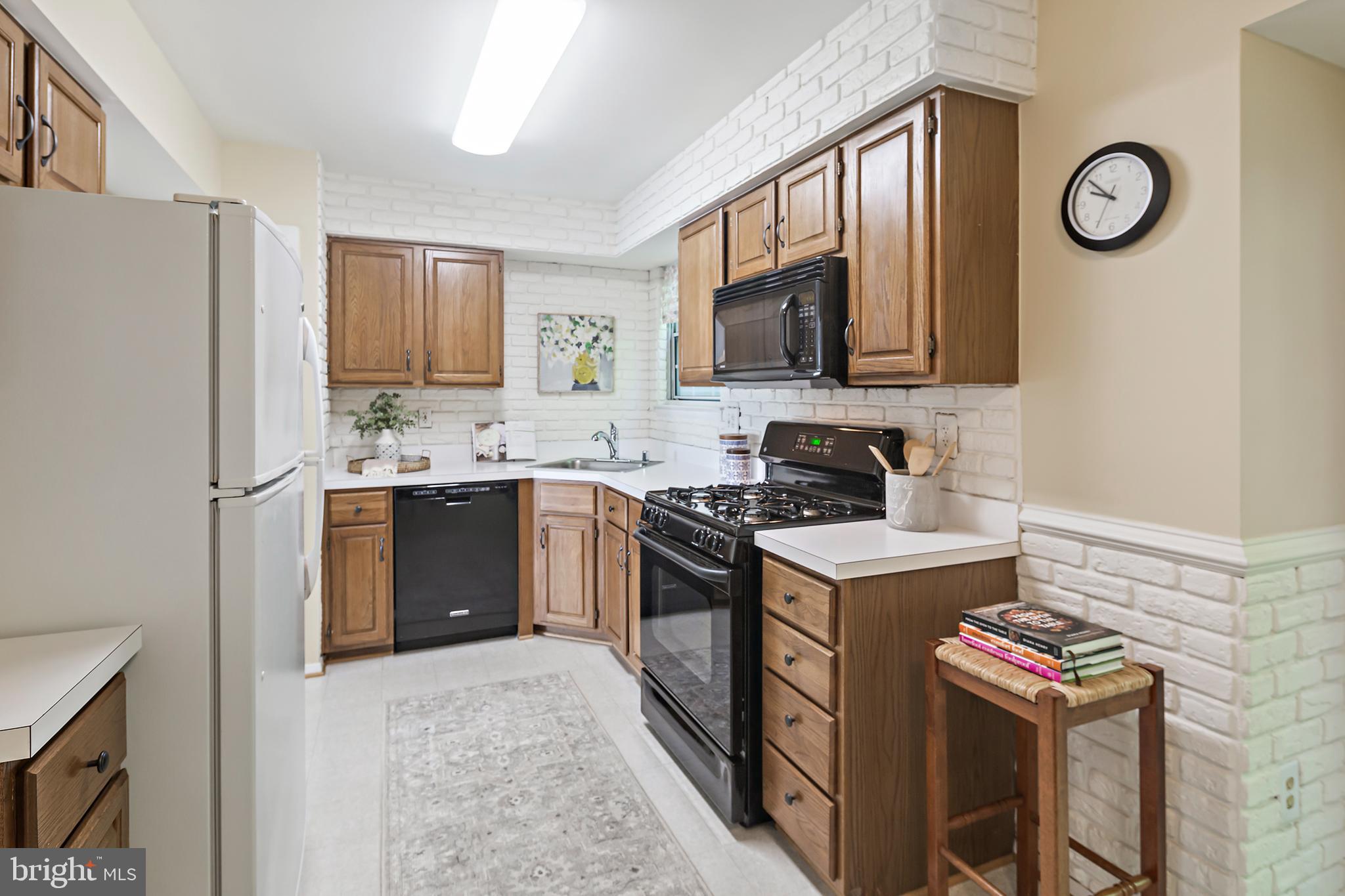 WOODLAND VILLAGE - Residential