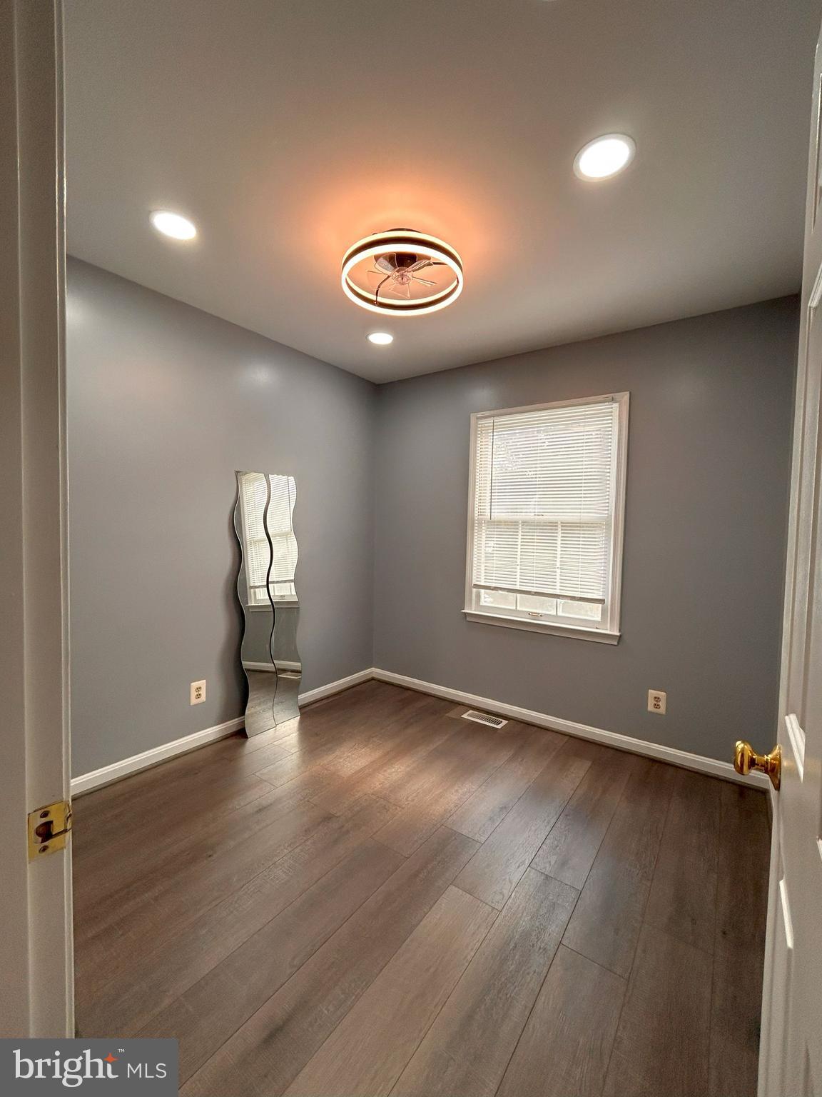 SHADOW WOODS - Residential Lease