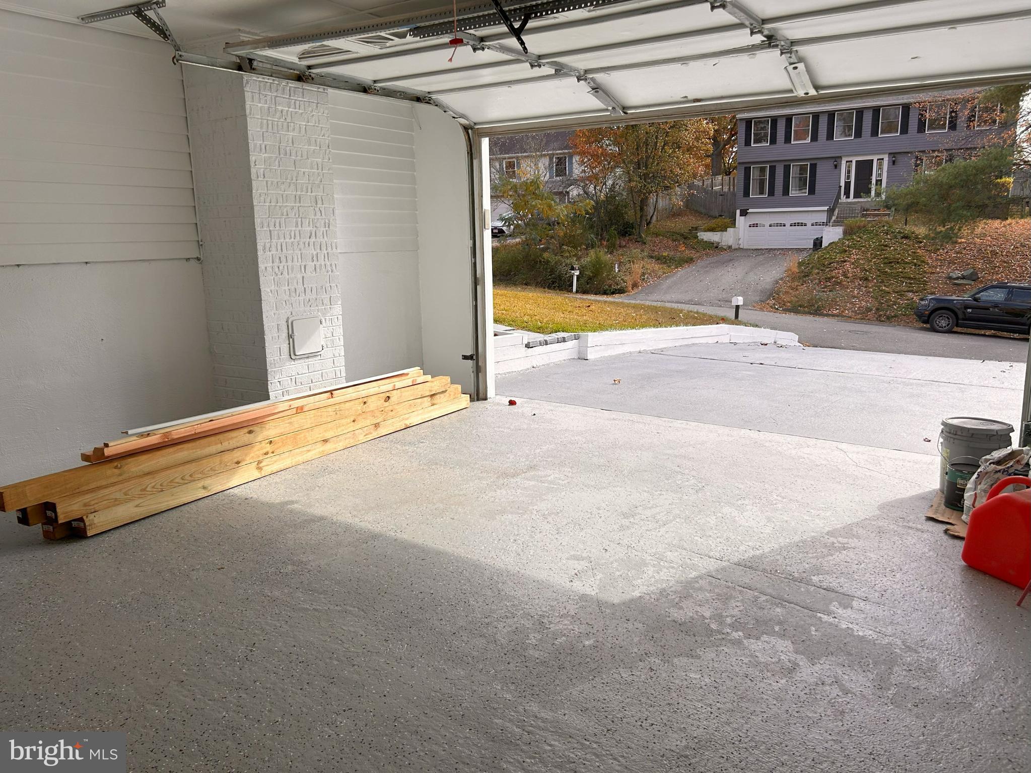 SHADOW WOODS - Residential Lease