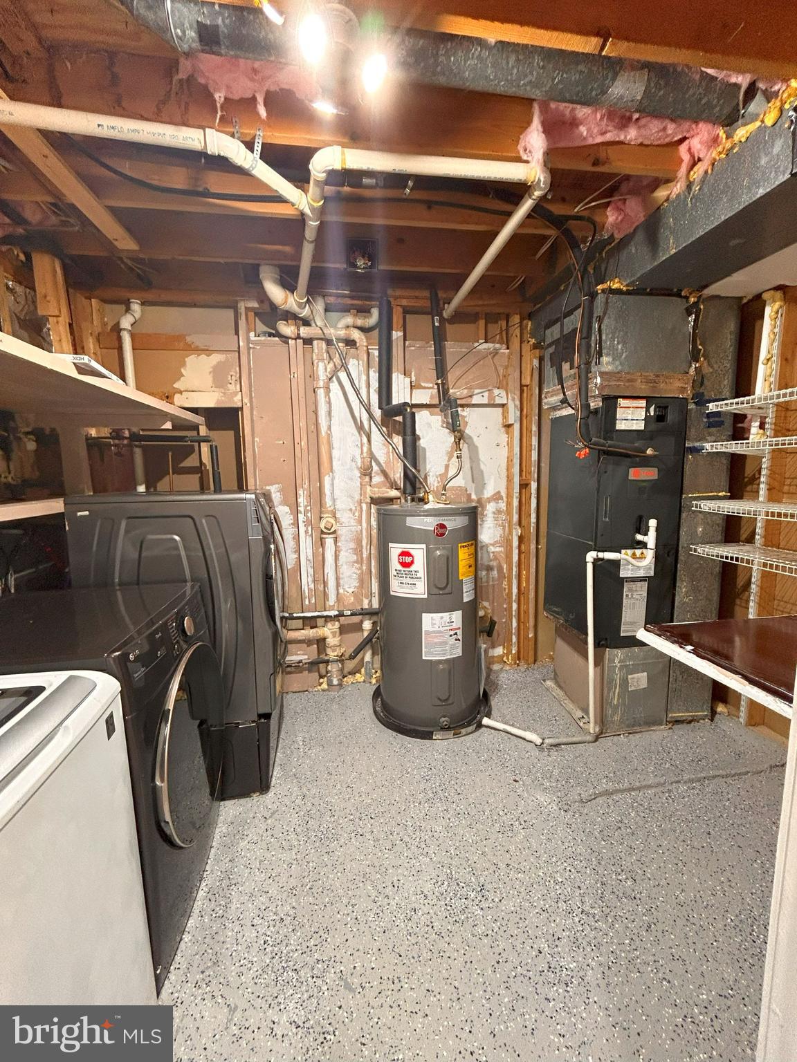 SHADOW WOODS - Residential Lease