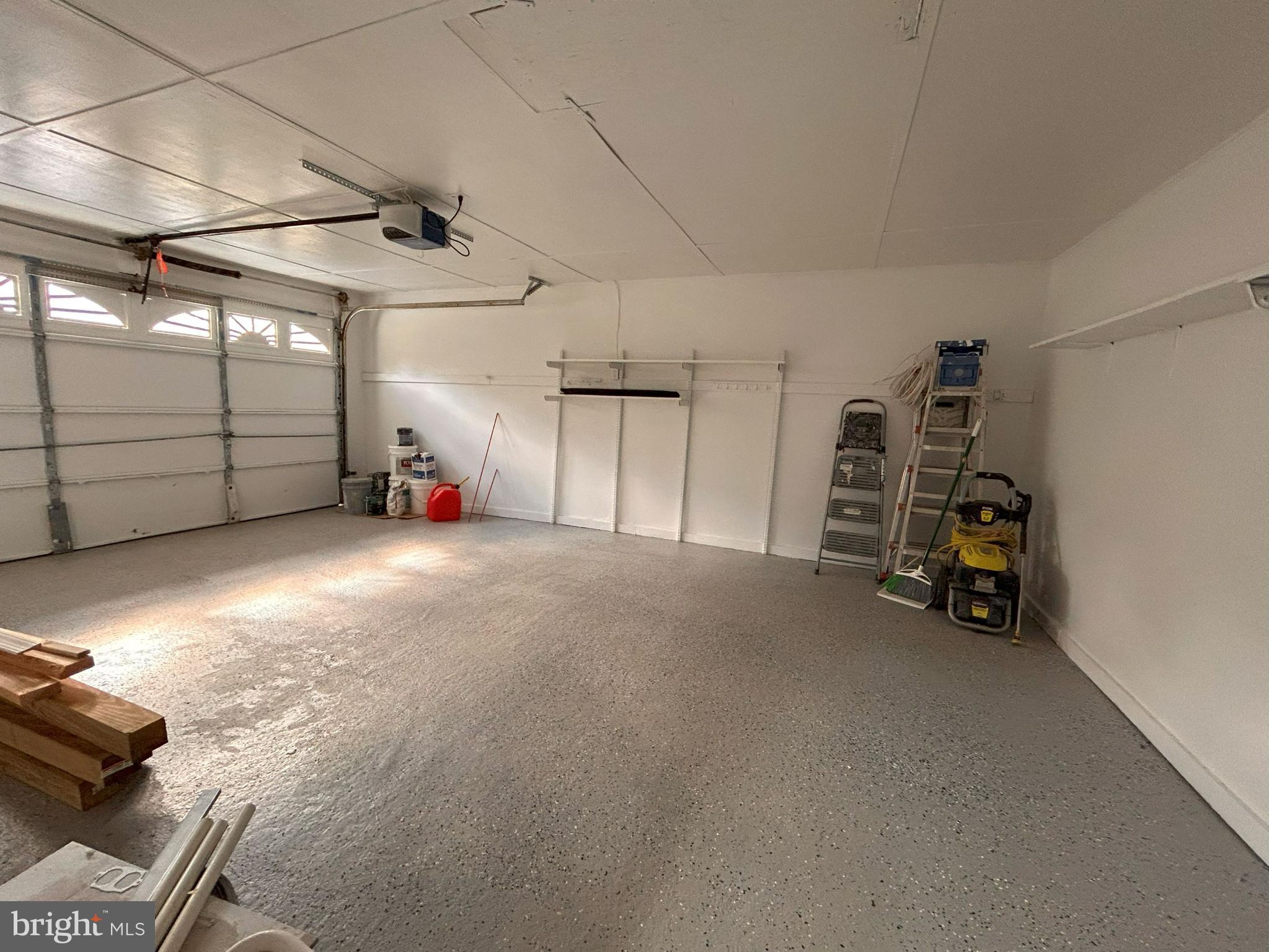 SHADOW WOODS - Residential Lease