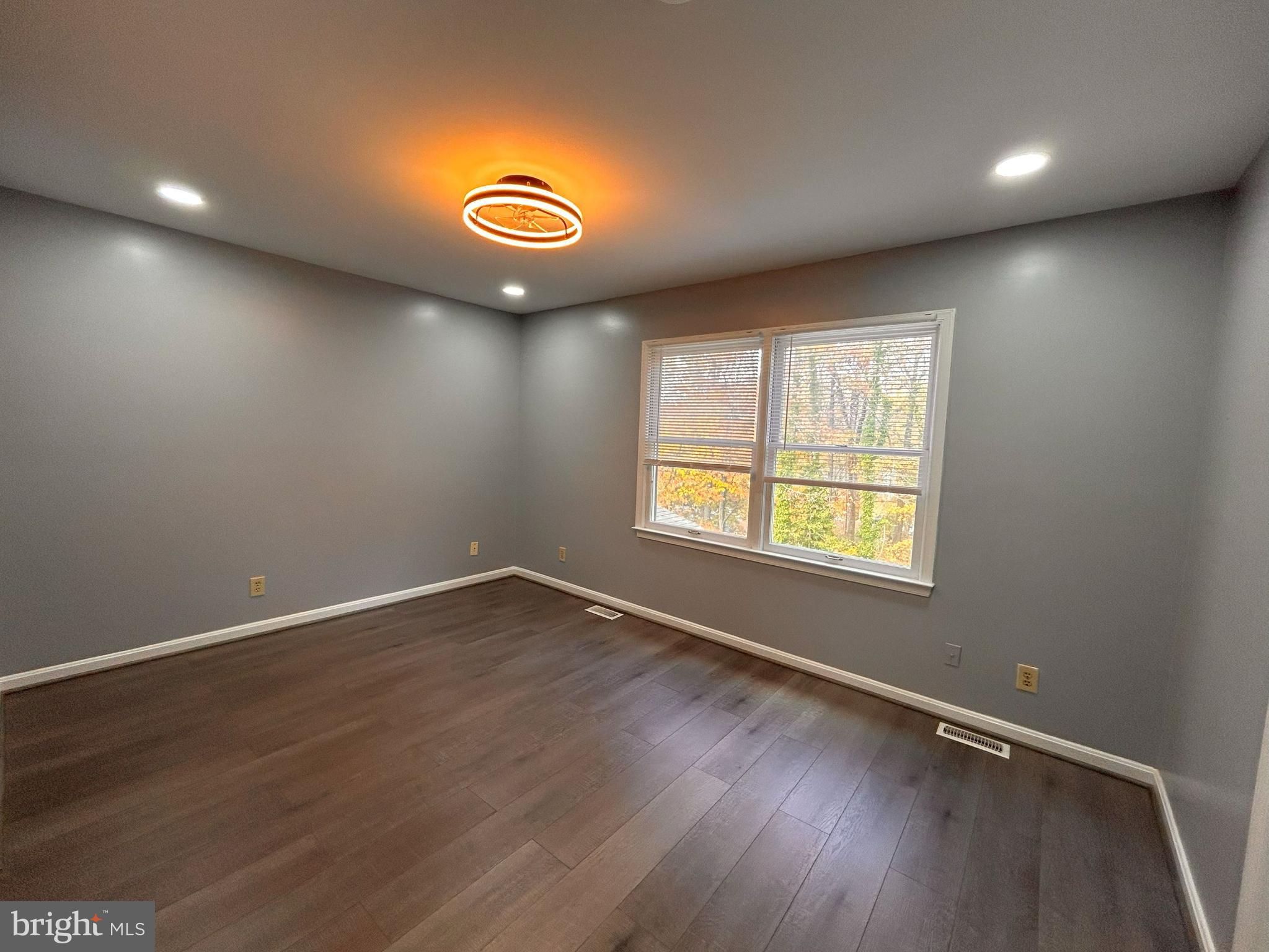 SHADOW WOODS - Residential Lease