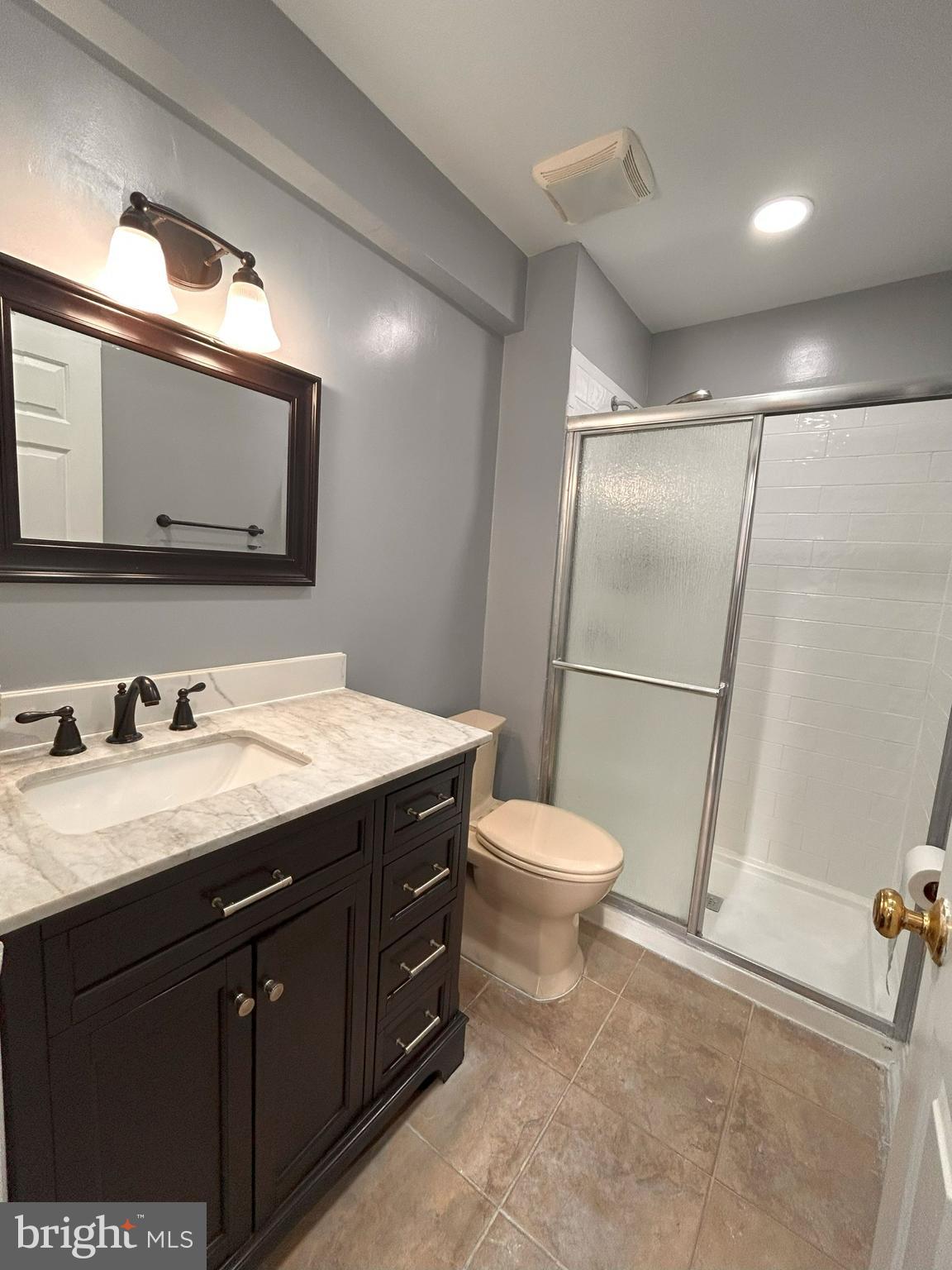 SHADOW WOODS - Residential Lease