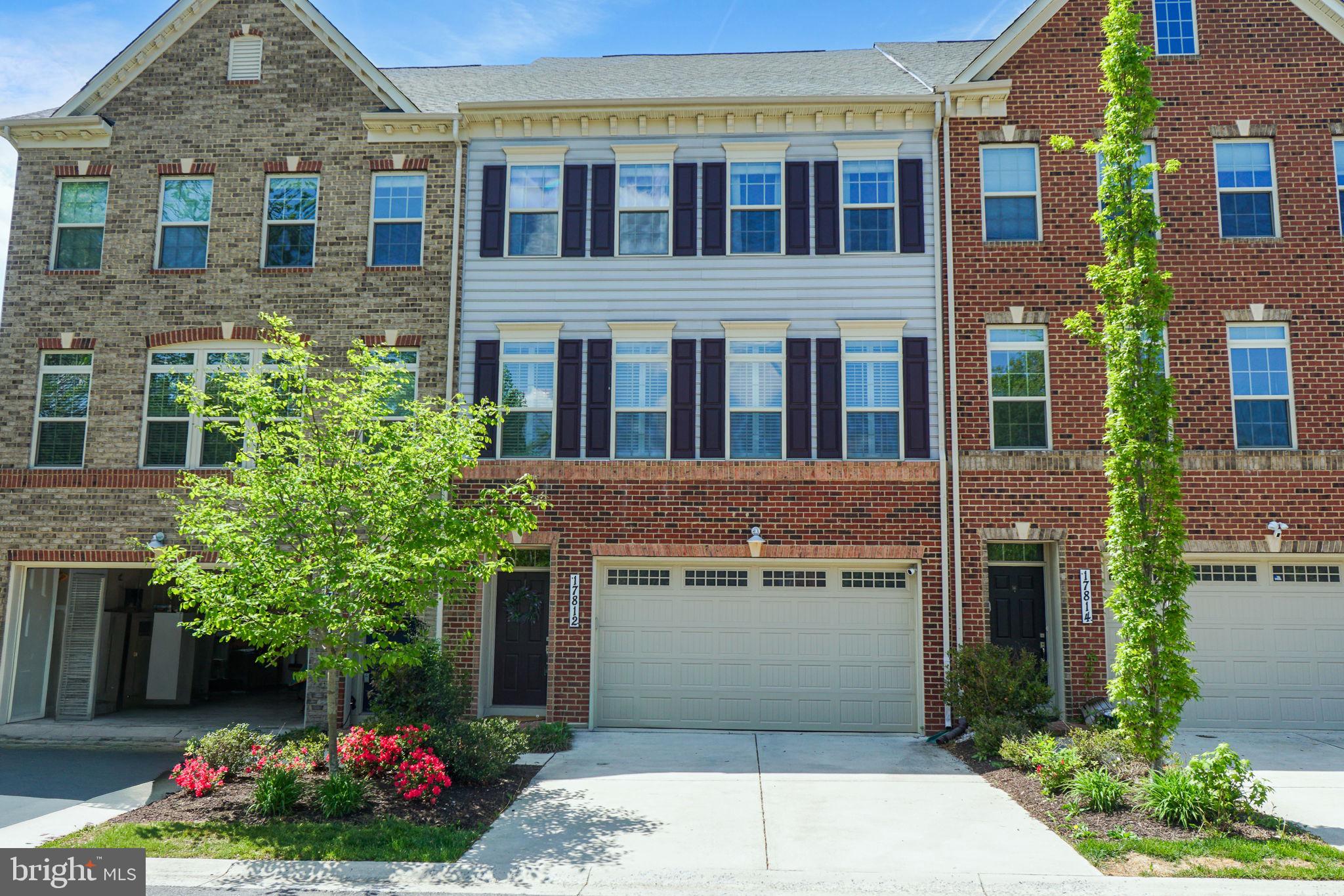 THOMAS VILLAGE - Residential