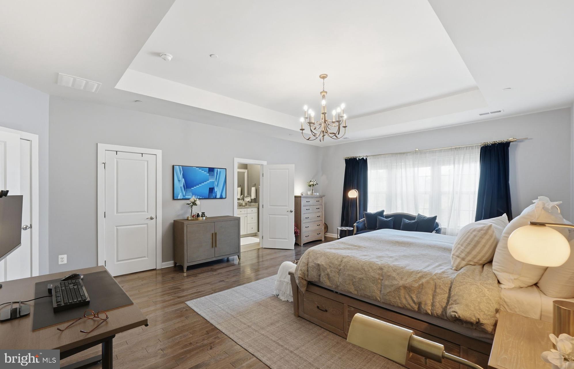 THOMAS VILLAGE - Residential