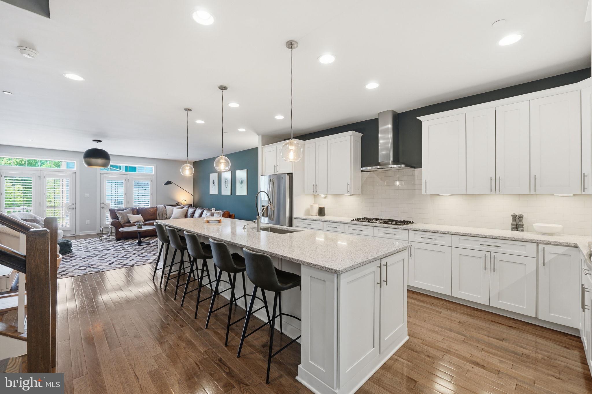 THOMAS VILLAGE - Residential