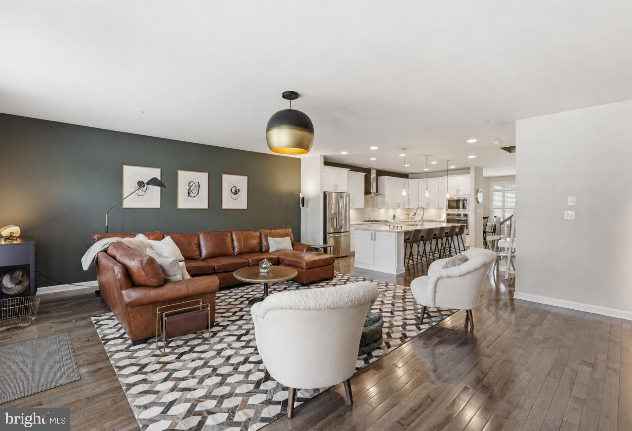 THOMAS VILLAGE - Residential