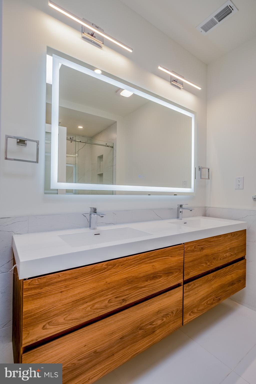 WASHINGTON SQ - Residential