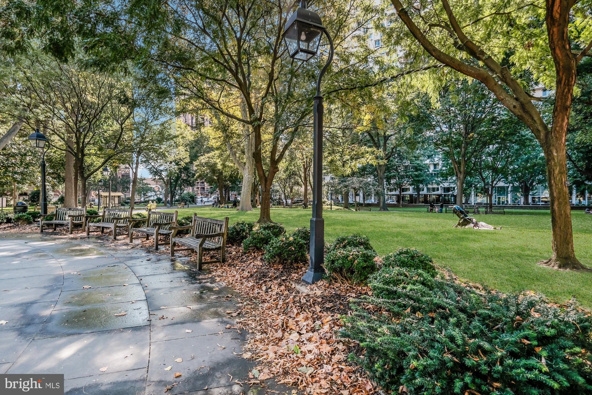 WASHINGTON SQ - Residential