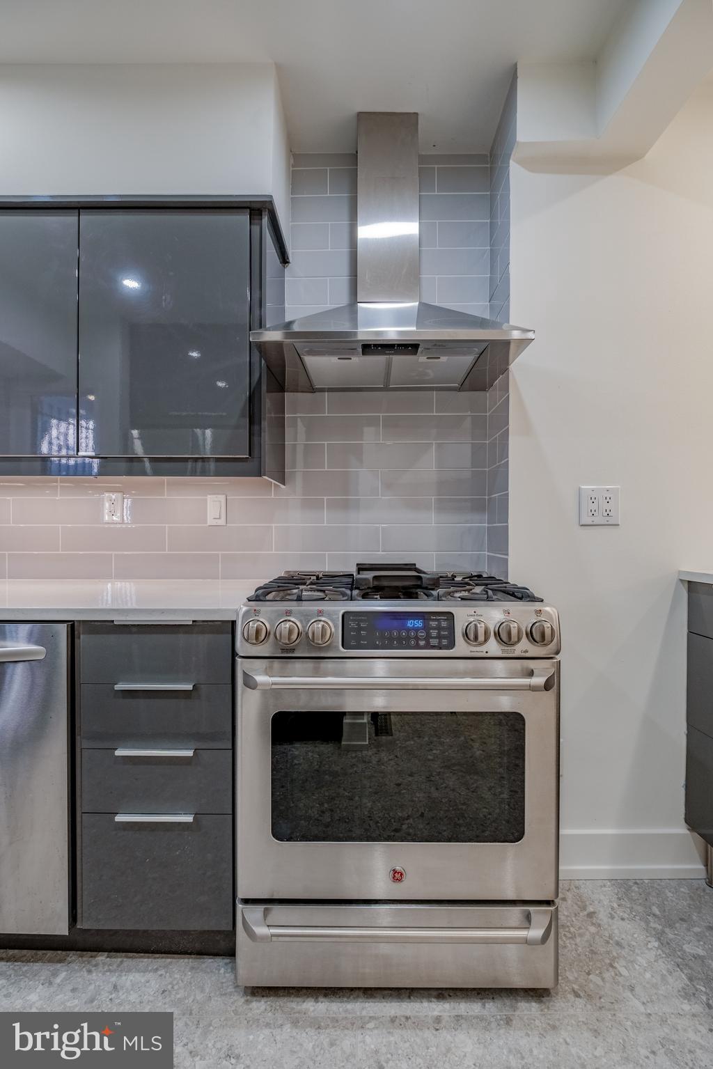 WASHINGTON SQ - Residential