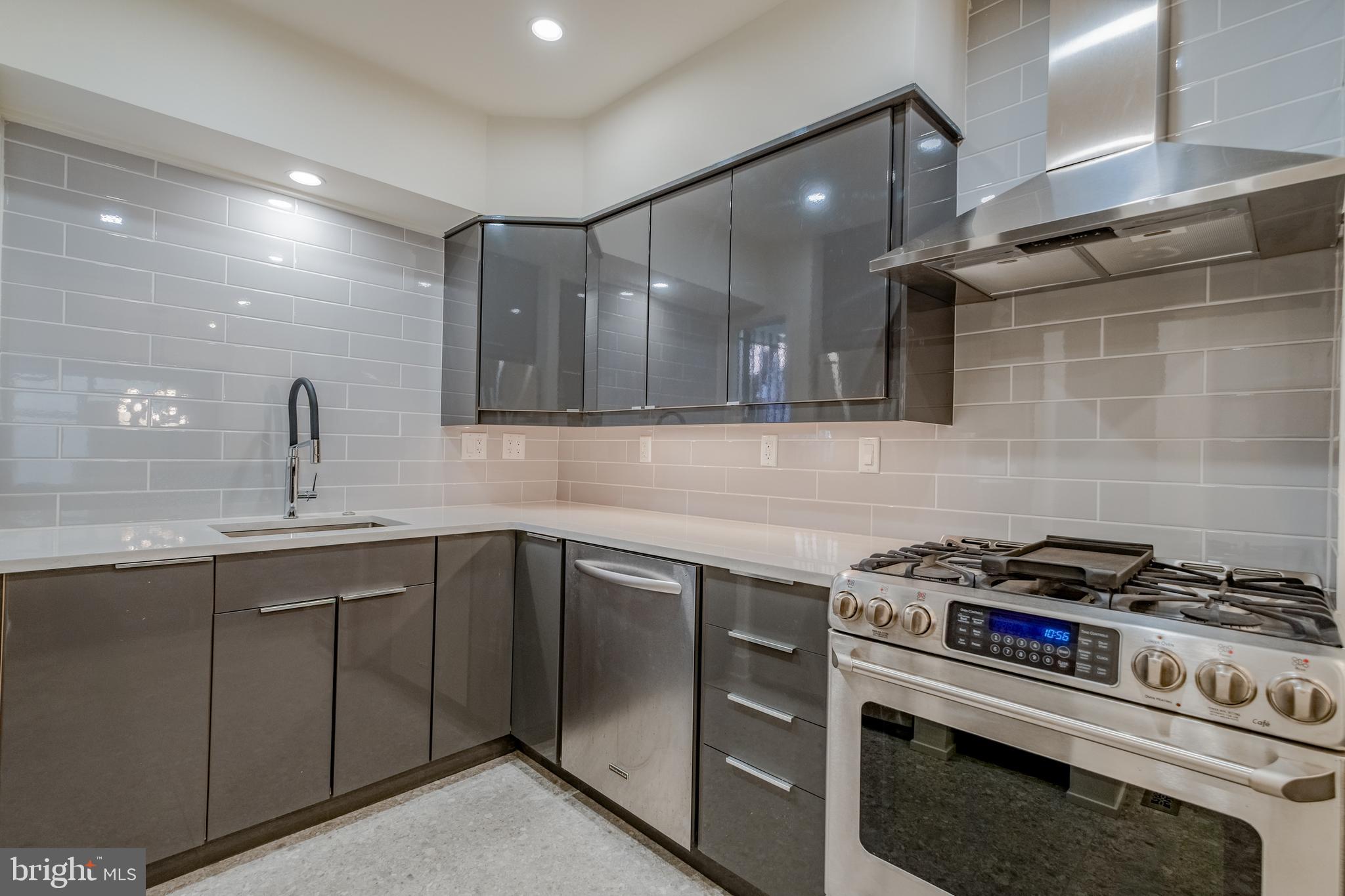 WASHINGTON SQ - Residential