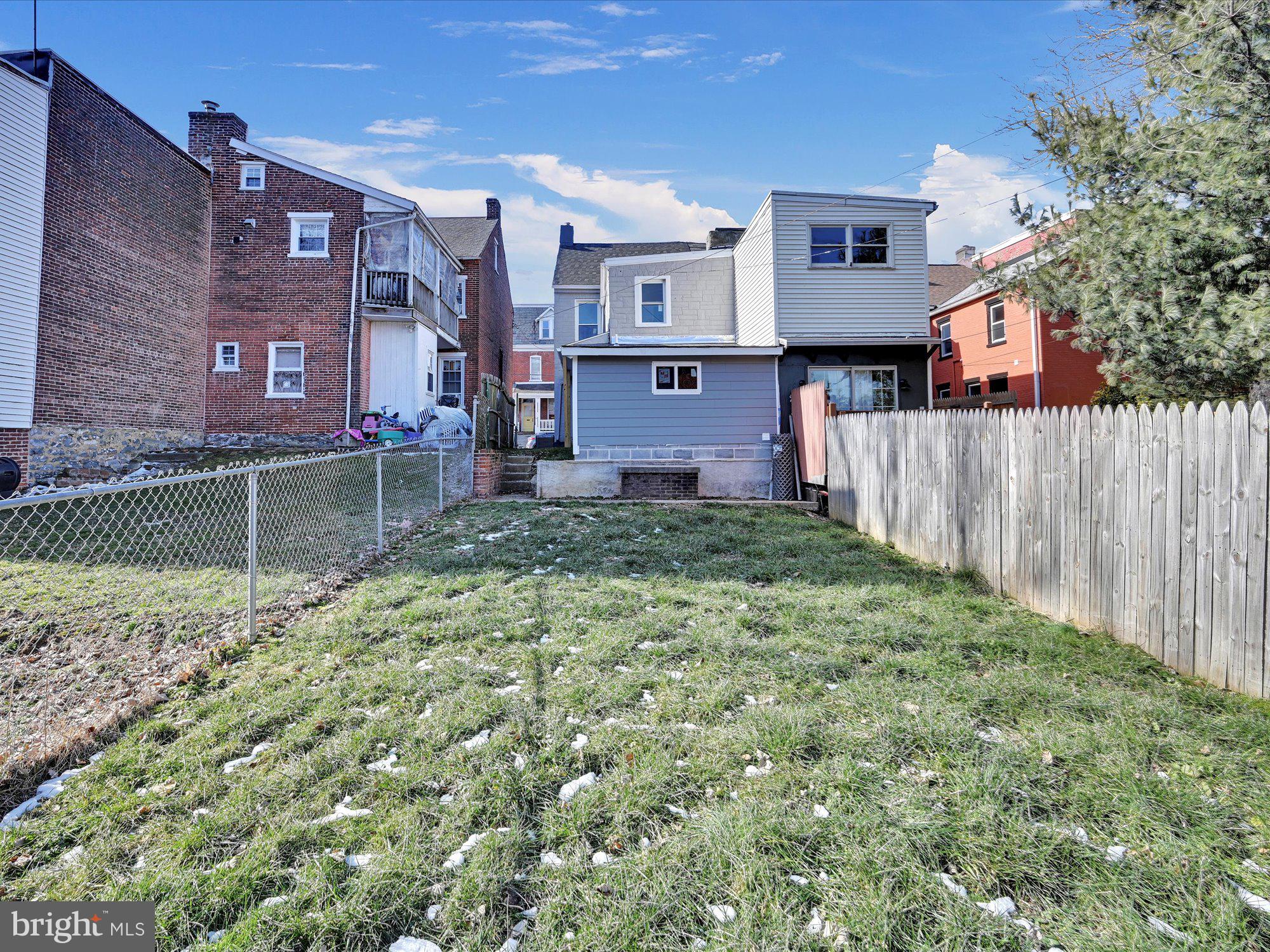 CHESTNUT HILL - Residential