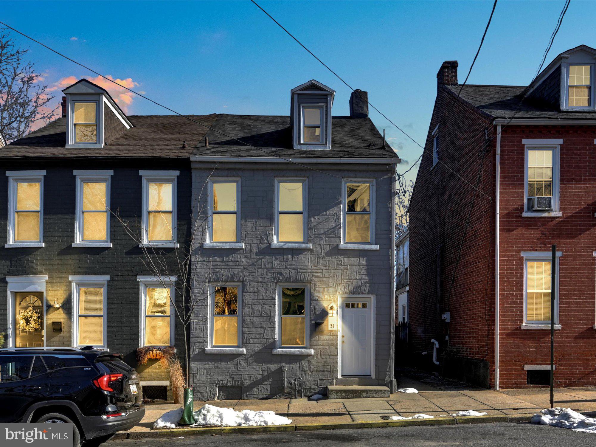 CHESTNUT HILL - Residential